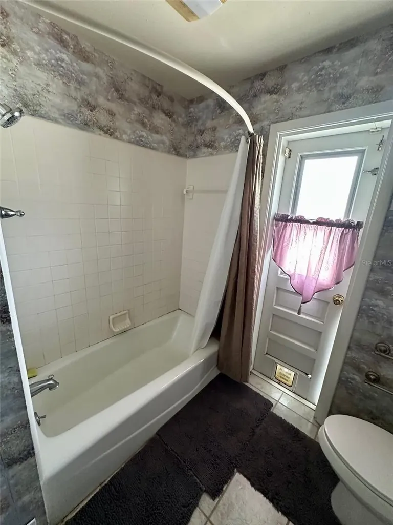 300 Broadview Avenue Altamonte Springs FL 32701