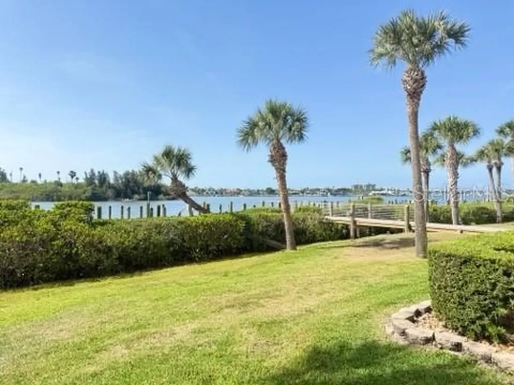 460 Bouchelle Drive New Smyrna Beach FL 32169