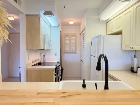 460 Bouchelle Drive New Smyrna Beach FL 32169