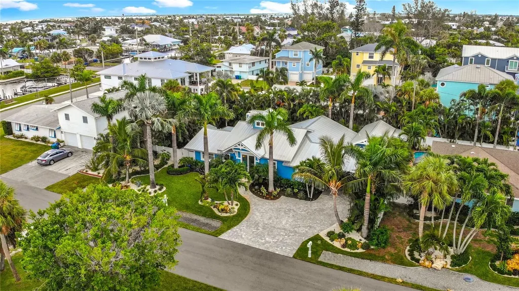 403 75th Street Holmes Beach FL 34217