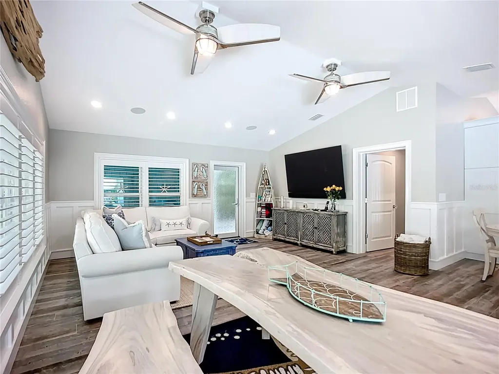 403 75th Street Holmes Beach FL 34217