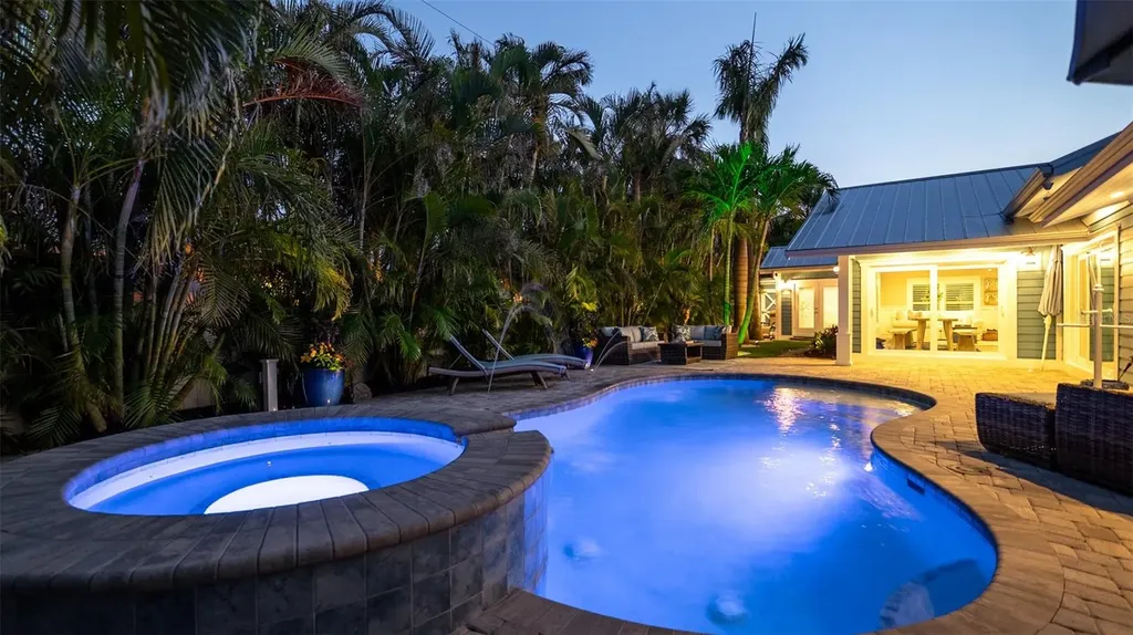 403 75th Street Holmes Beach FL 34217