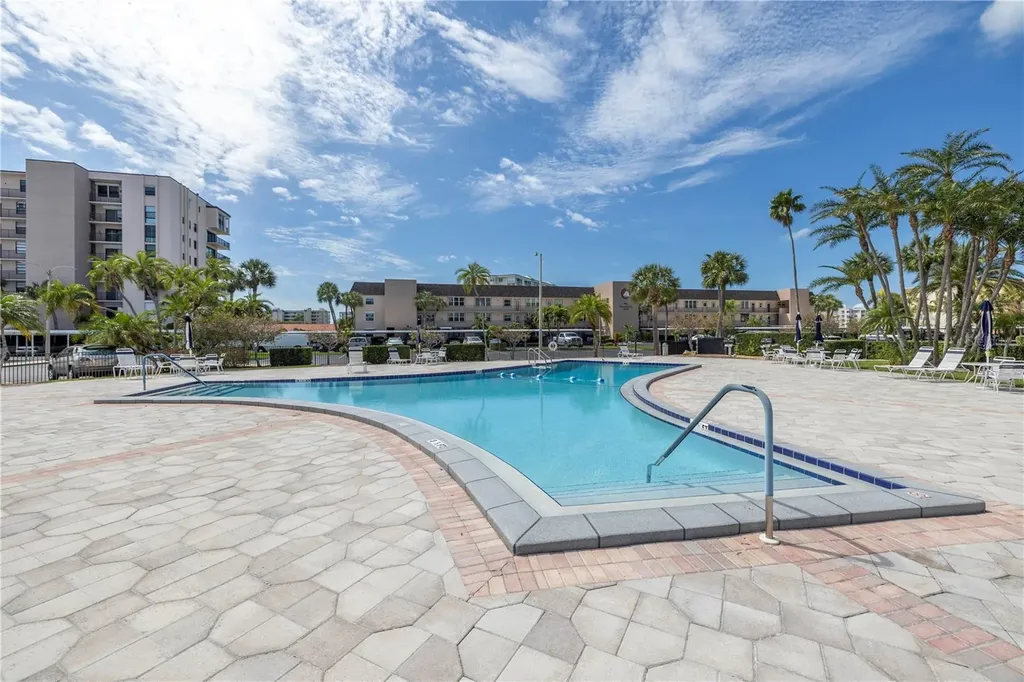 7625 Sun Island Drive S South Pasadena FL 33707