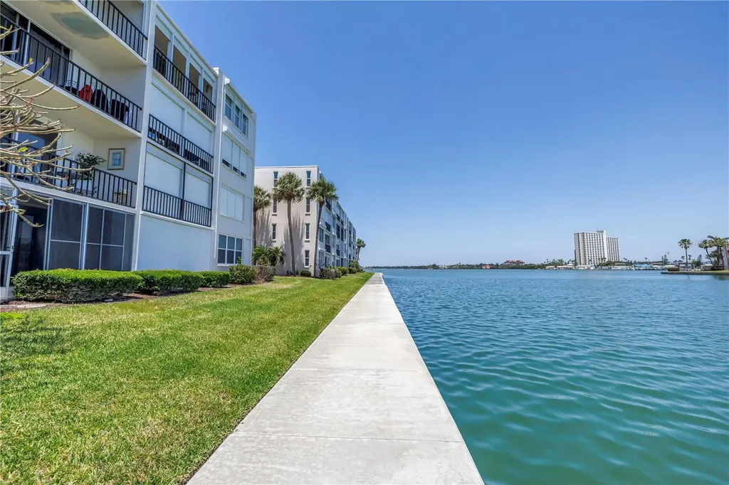 7625 Sun Island Drive S South Pasadena FL 33707