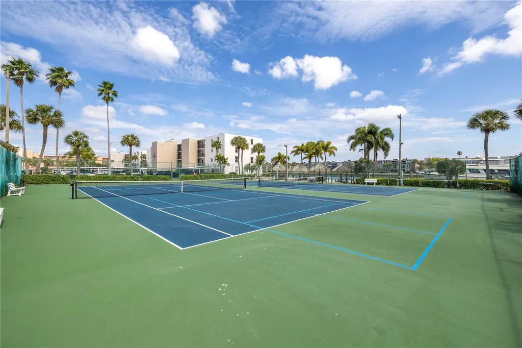 7625 Sun Island Drive S South Pasadena FL 33707
