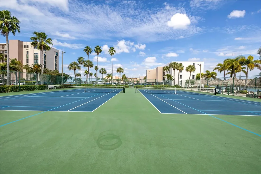 7625 Sun Island Drive S South Pasadena FL 33707