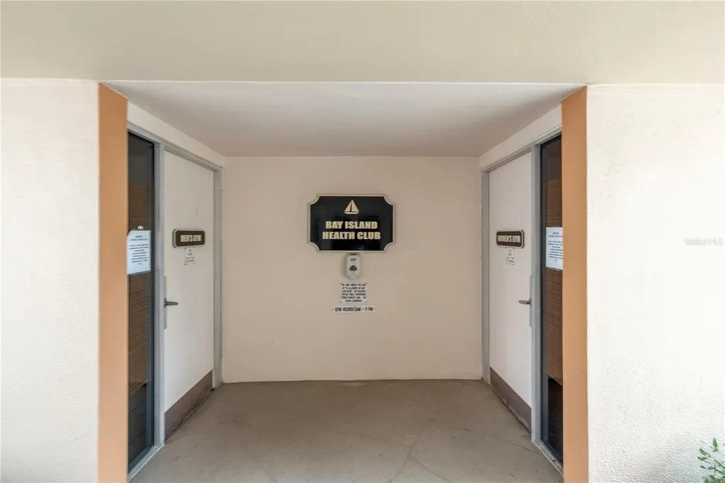 7625 Sun Island Drive S South Pasadena FL 33707