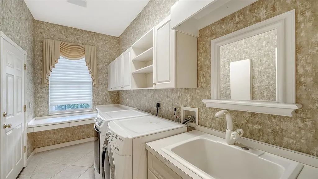 6633 The Masters Avenue Lakewood Ranch FL 34202