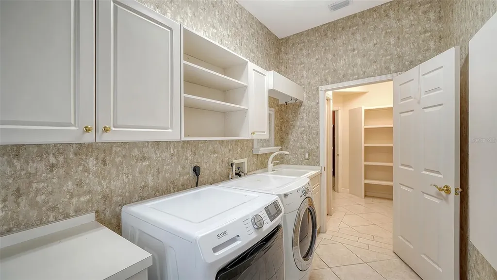 6633 The Masters Avenue Lakewood Ranch FL 34202