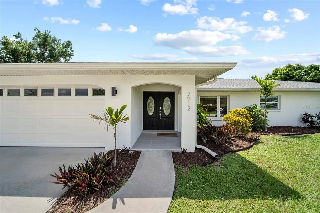 7912 Estates Drive Sarasota FL 34243