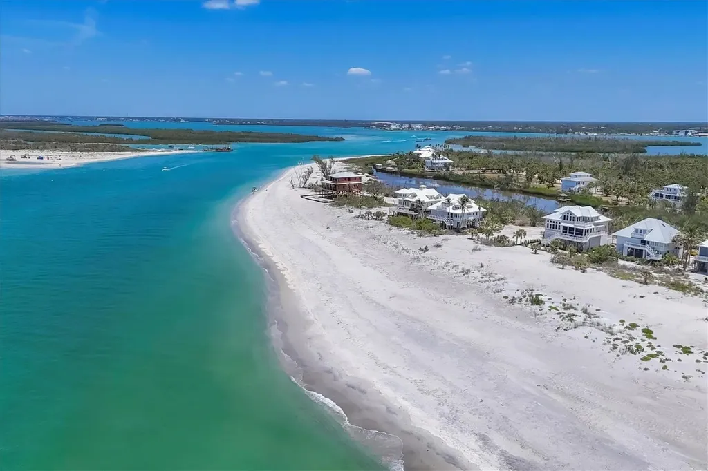 6890 Palm Island Drive Placida FL 33946