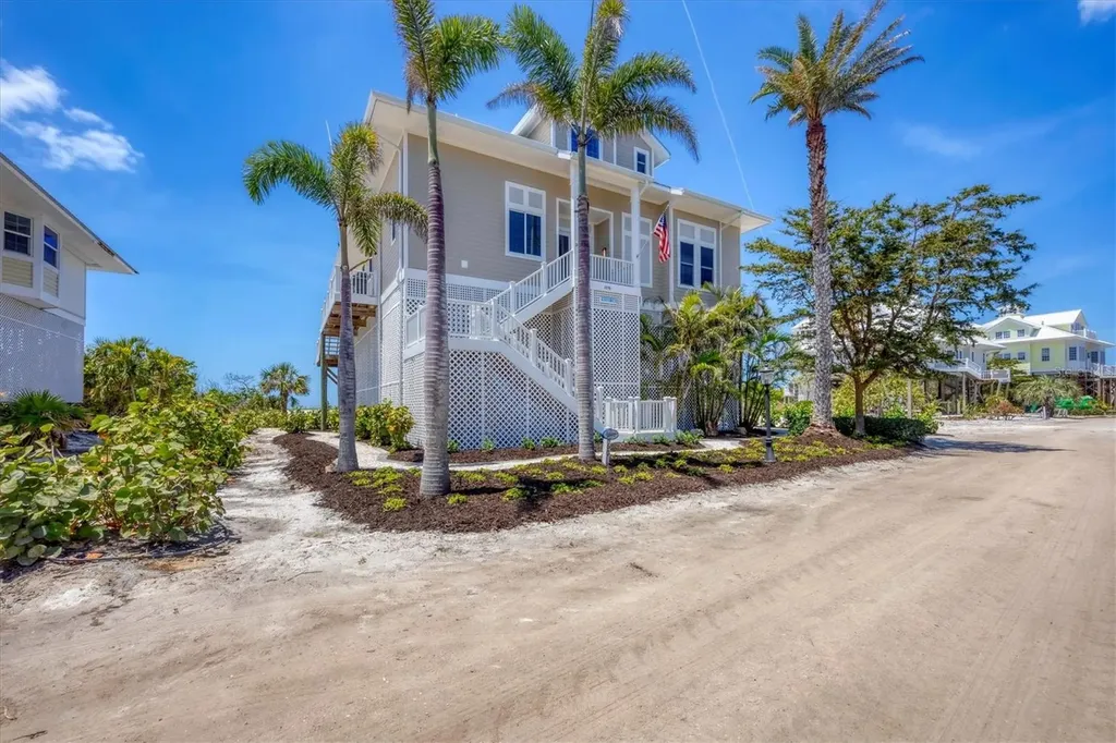 6890 Palm Island Drive Placida FL 33946