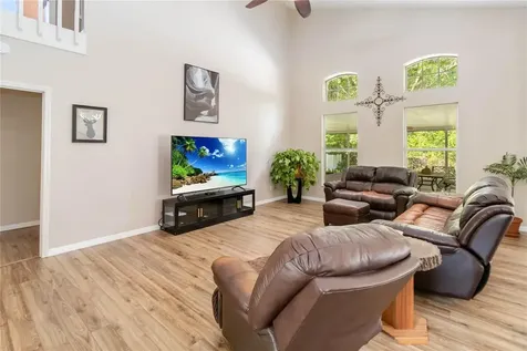 905 N Lake Claire Circle Oviedo FL 32765