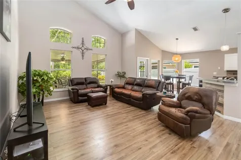 905 N Lake Claire Circle Oviedo FL 32765