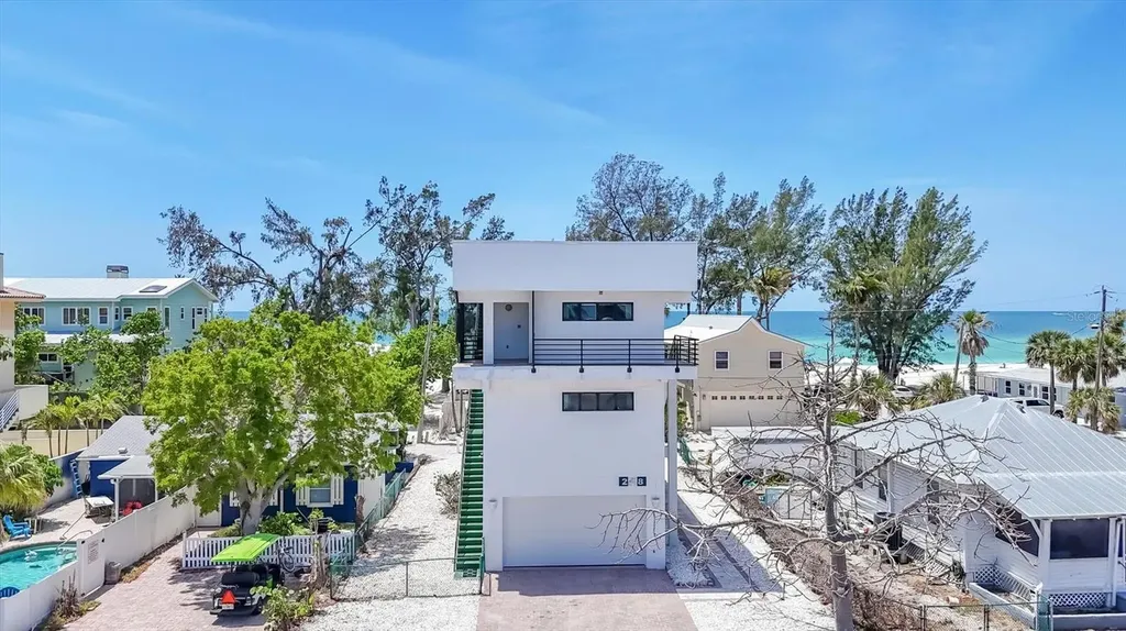 2918 Avenue E Holmes Beach FL 34217