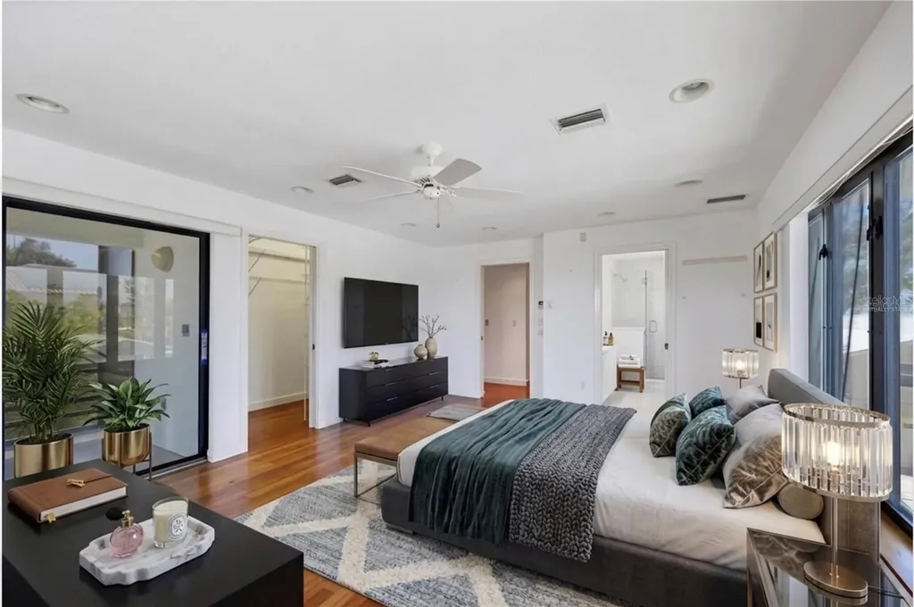2918 Avenue E Holmes Beach FL 34217