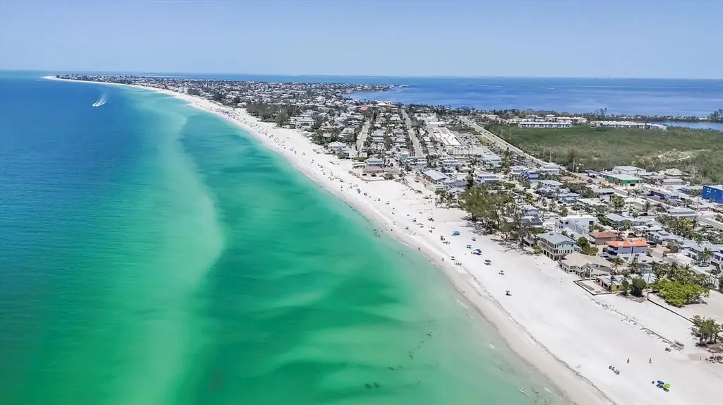 2918 Avenue E Holmes Beach FL 34217