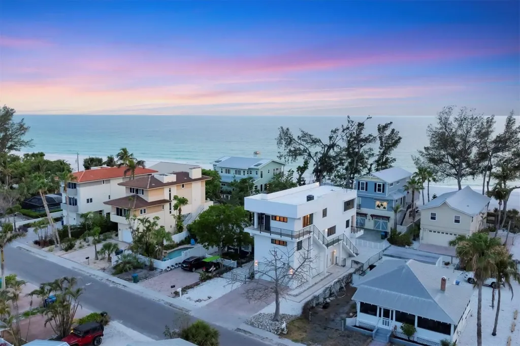 2918 Avenue E Holmes Beach FL 34217