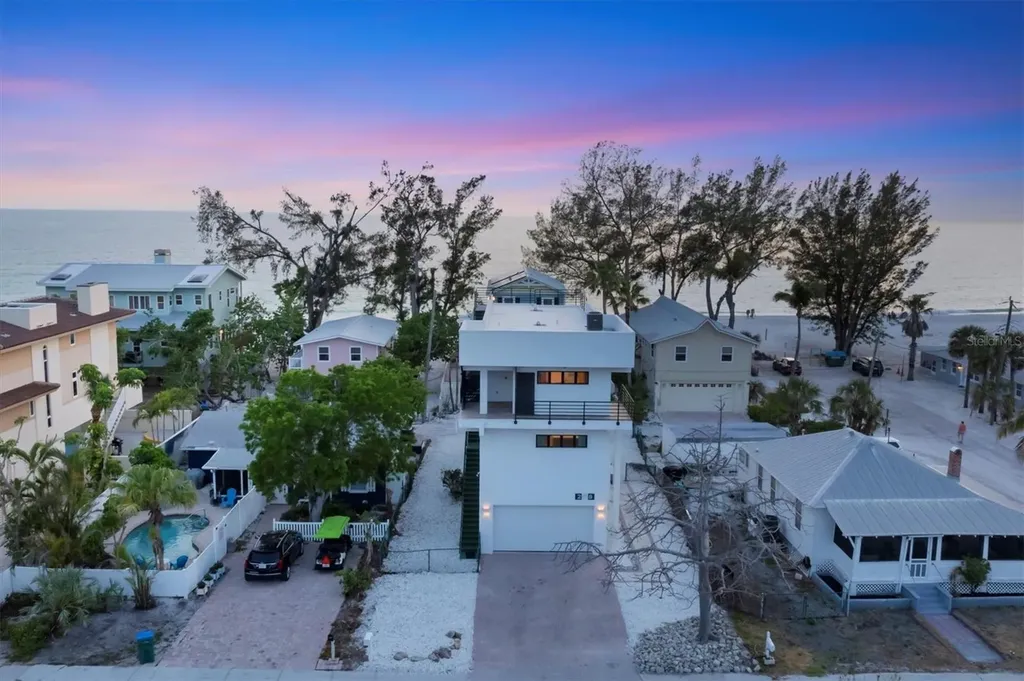 2918 Avenue E Holmes Beach FL 34217