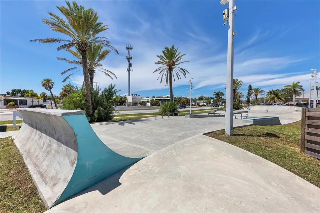 2918 Avenue E Holmes Beach FL 34217