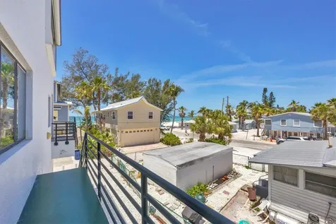 2918 Avenue E Holmes Beach FL 34217
