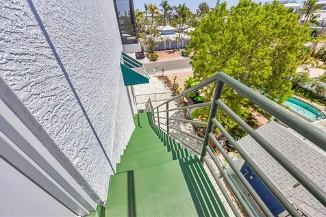 2918 Avenue E Holmes Beach FL 34217