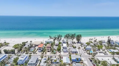2918 Avenue E Holmes Beach FL 34217