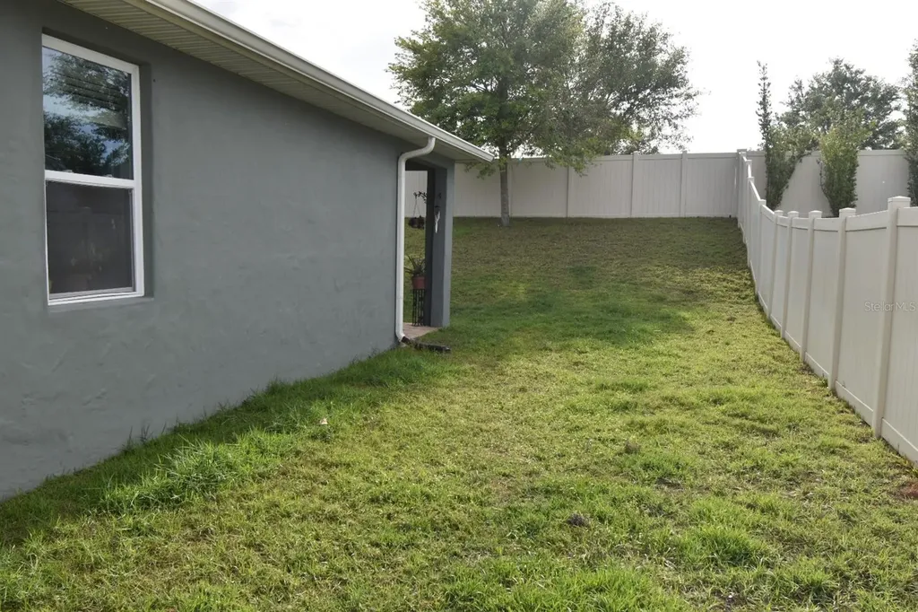 709 Calabria Way Howey In The Hills FL 34737