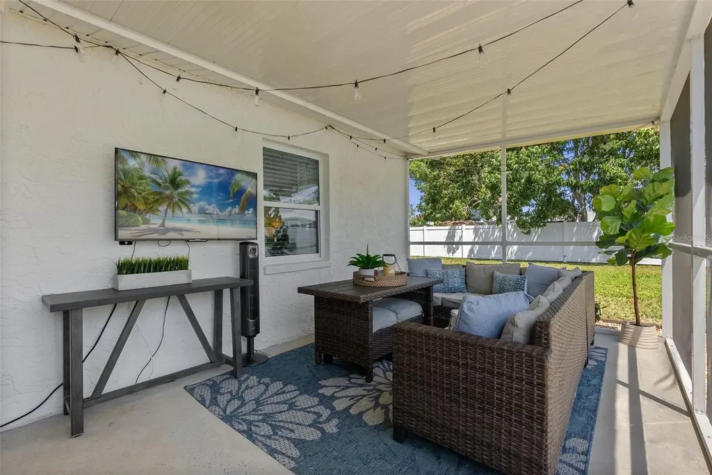 7141 37th Avenue N St Petersburg FL 33710