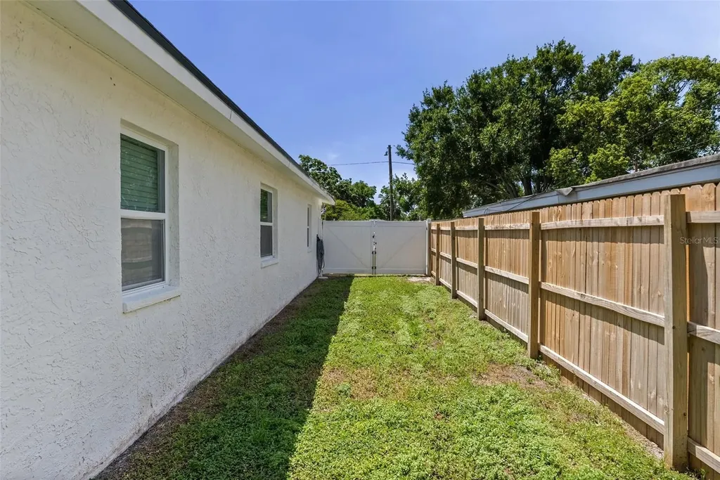 7141 37th Avenue N St Petersburg FL 33710