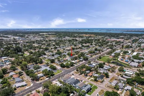 7141 37th Avenue N St Petersburg FL 33710