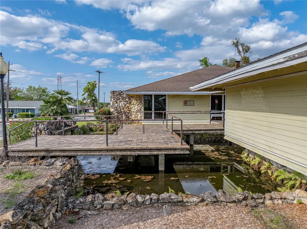 13924 7th Street Dade City FL 33525