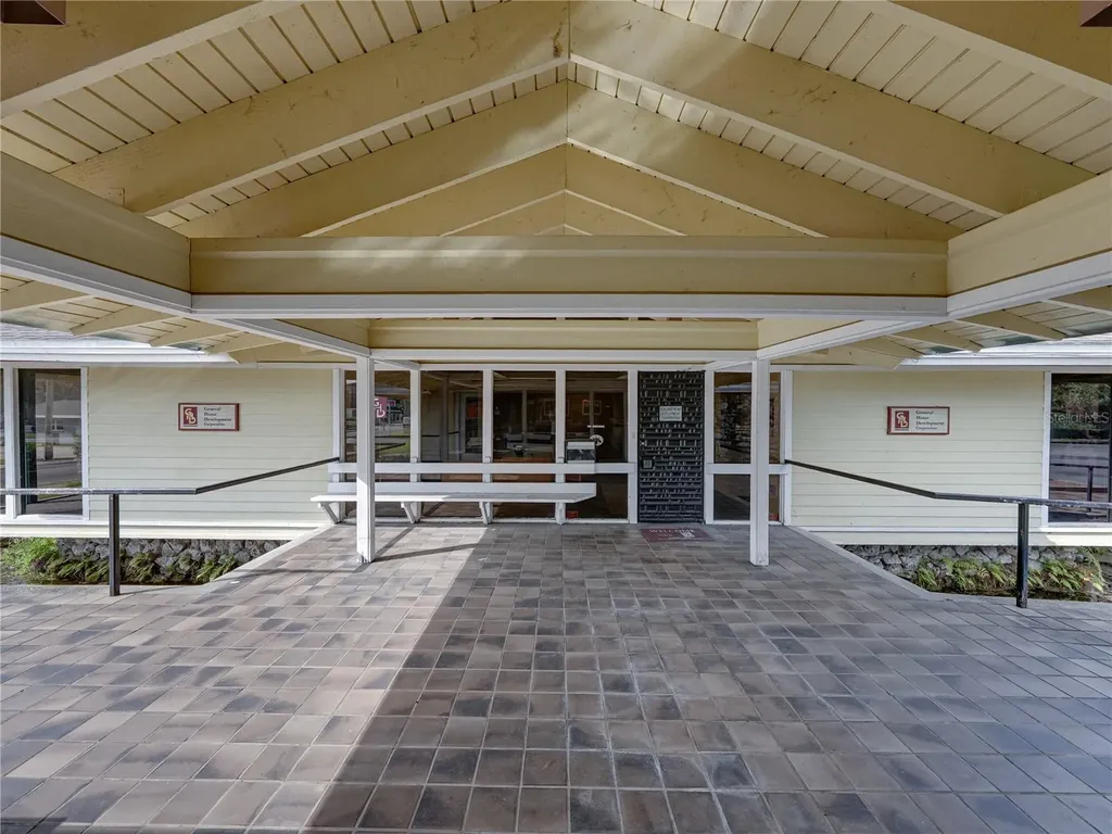 13924 7th Street Dade City FL 33525