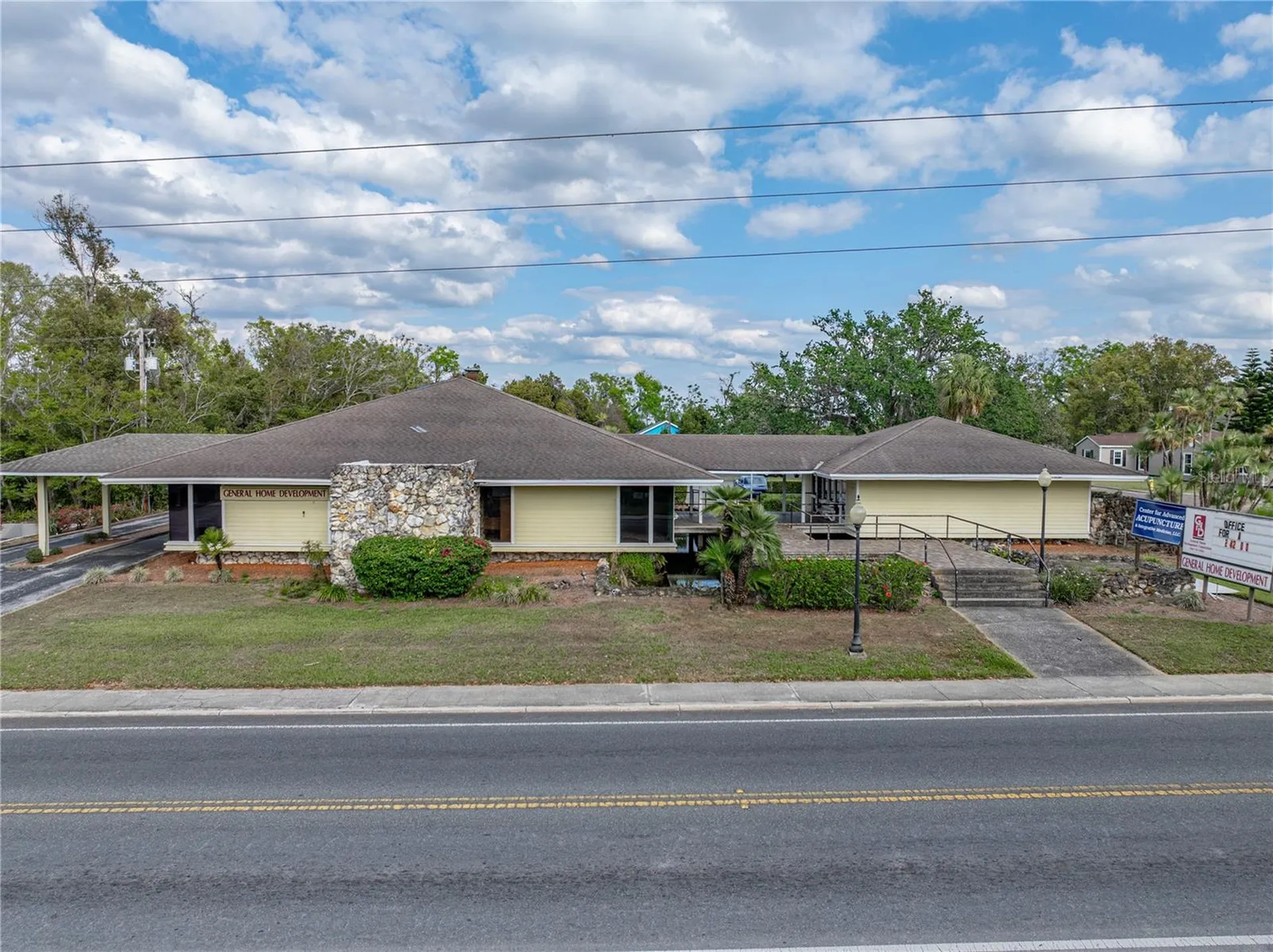 13924 7th Street Dade City FL 33525