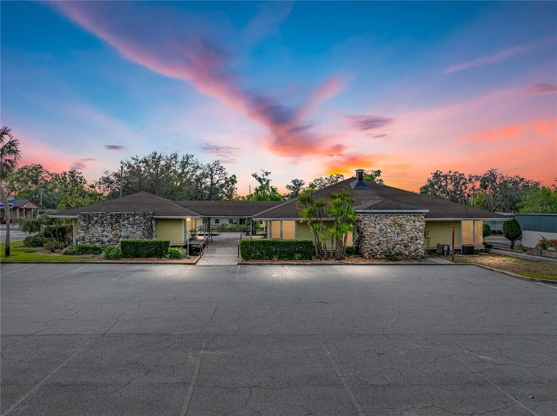 13924 7th Street Dade City FL 33525