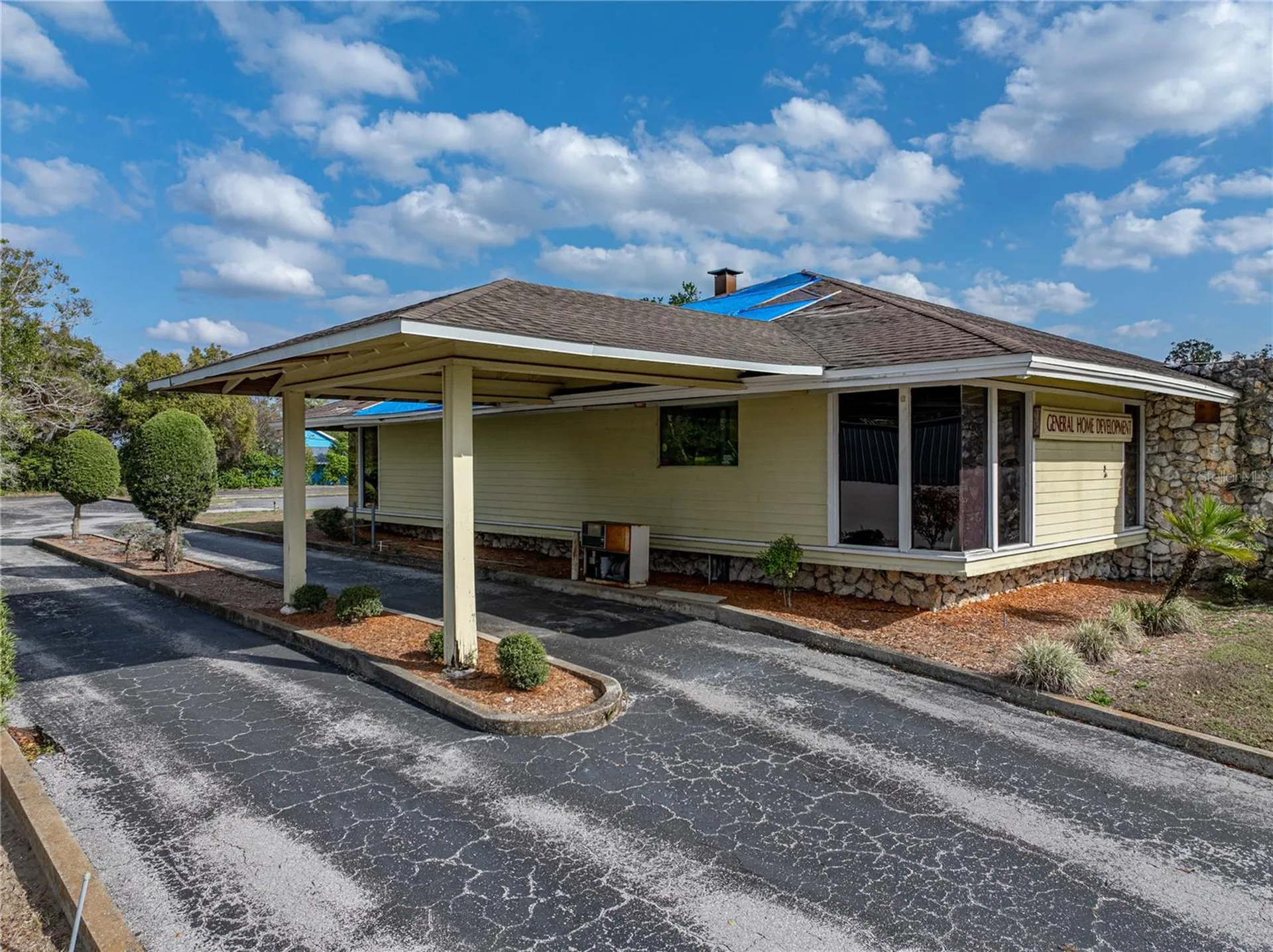 13924 7th Street Dade City FL 33525