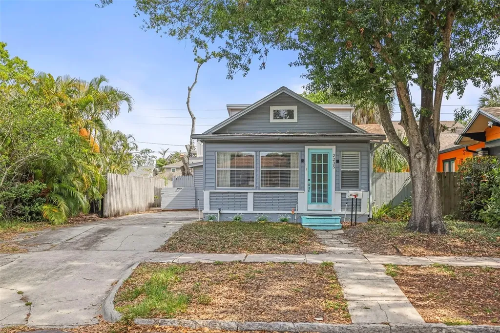 2235 Burlington Avenue N St Petersburg FL 33713