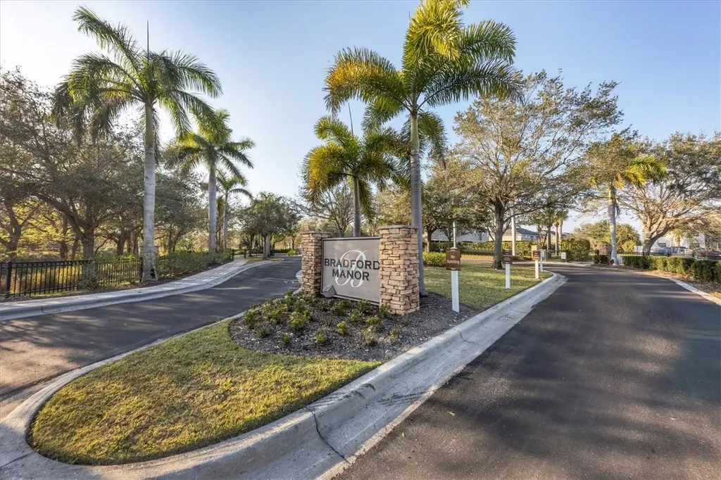 1033 Grantham Drive Sarasota FL 34234
