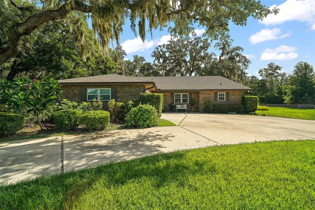 32132 Hickory Lane Sorrento FL 32776