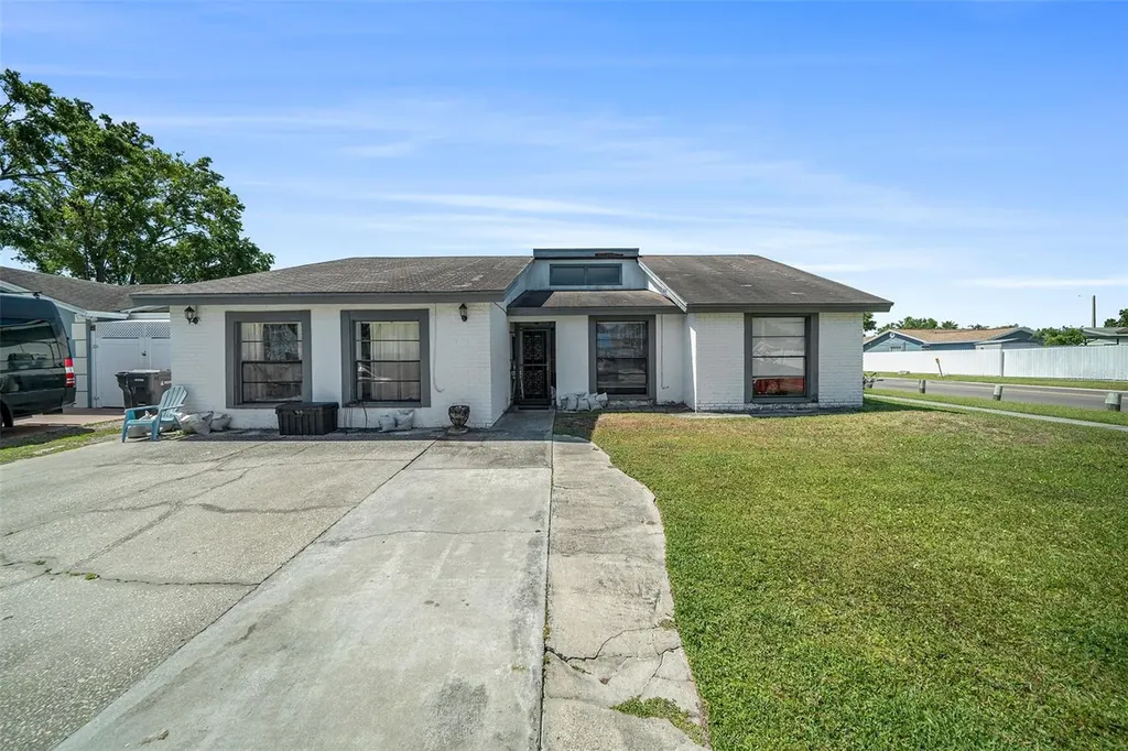 10106 Springtree Court Tampa FL 33615