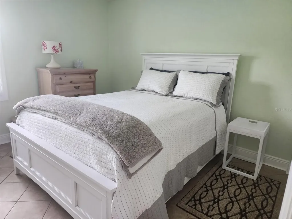 5215 Coquina Key Drive SE St Petersburg FL 33705