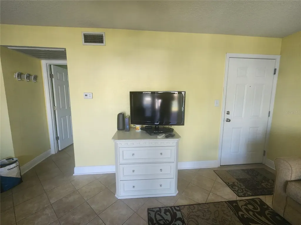 5215 Coquina Key Drive SE St Petersburg FL 33705