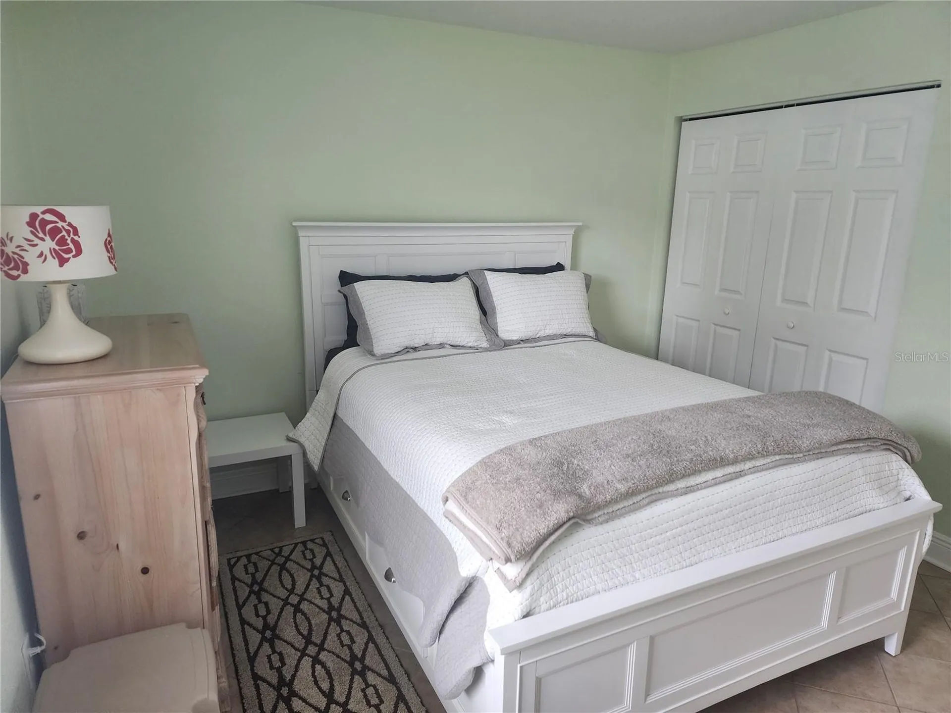 5215 Coquina Key Drive SE St Petersburg FL 33705