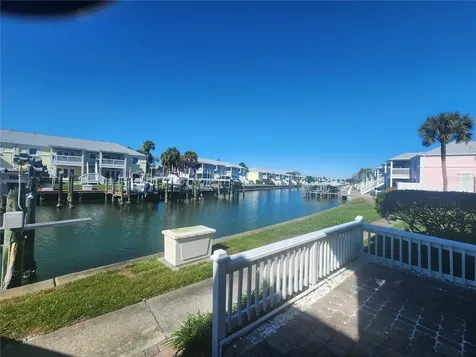 5215 Coquina Key Drive SE St Petersburg FL 33705