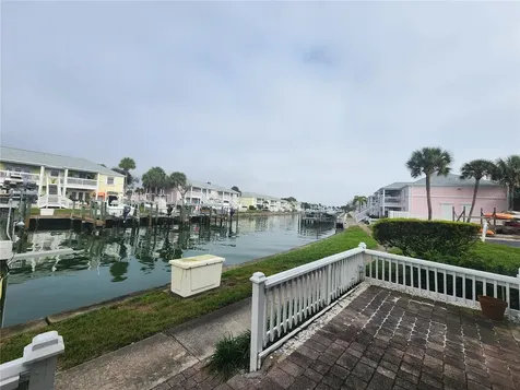 5215 Coquina Key Drive SE St Petersburg FL 33705