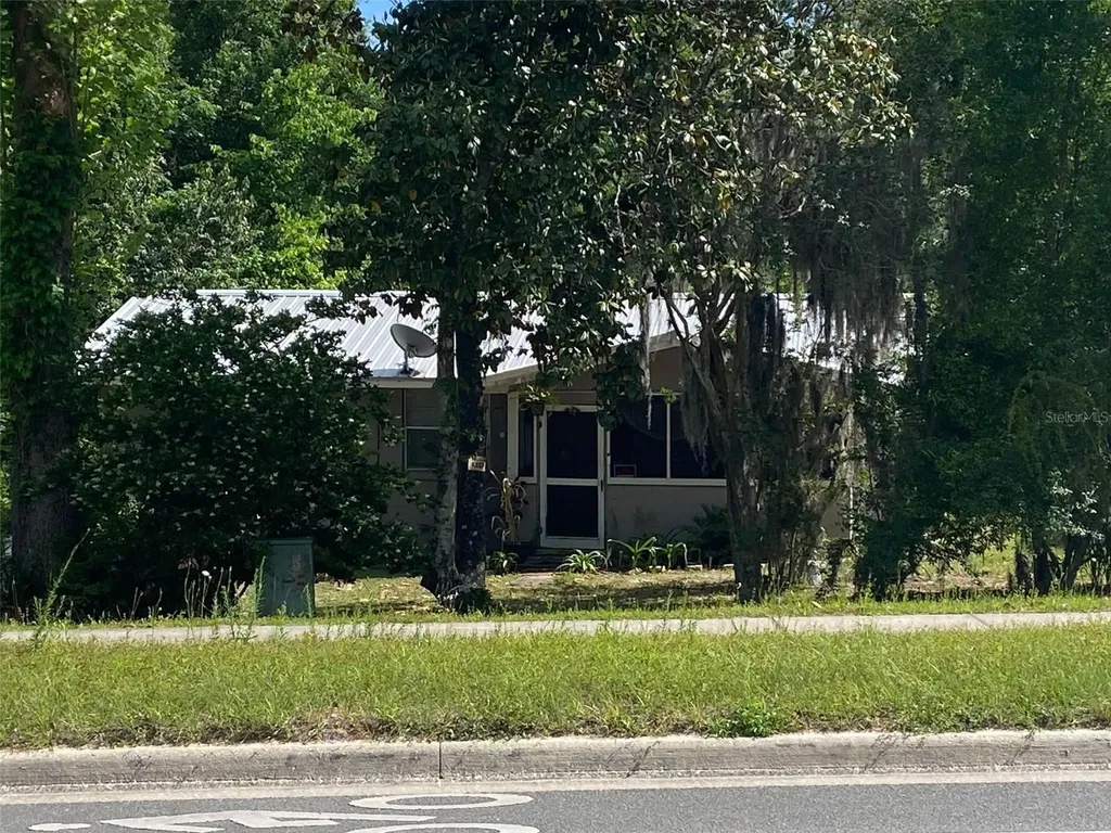 1129 State Road 20 Interlachen FL 32148