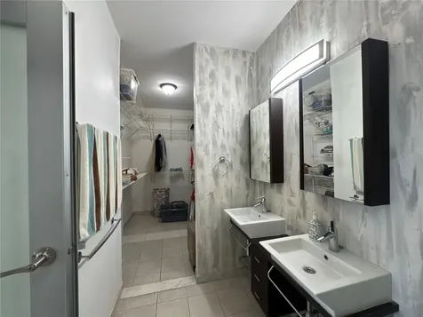 5757 Ave Isla Verde Carolina PR 00979