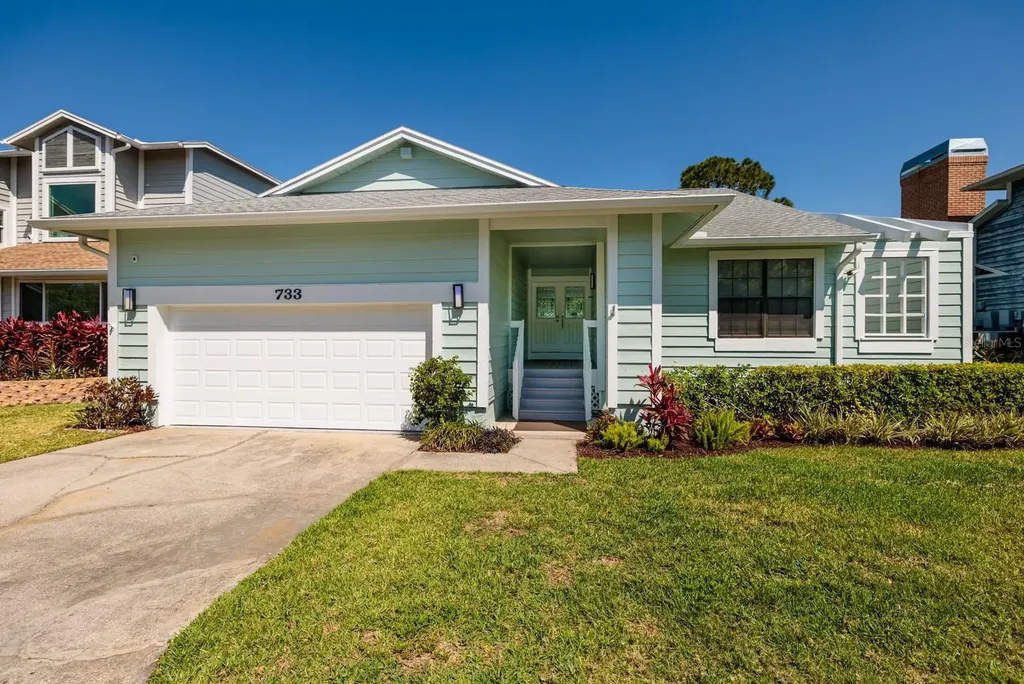 733 Captiva Court NE St Petersburg FL 33702