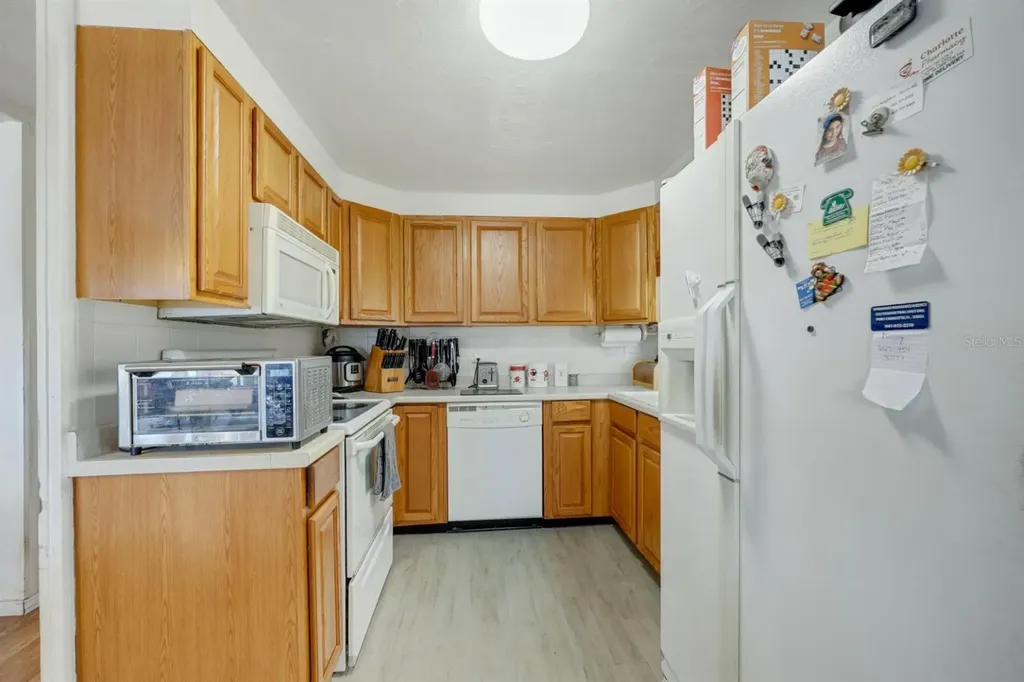 2100 Kings Highway Port Charlotte FL 33980