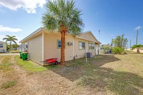 2100 Kings Highway Port Charlotte FL 33980